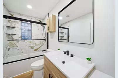 262 E 324th Street, Willowick, OH 44095 - Photo 13