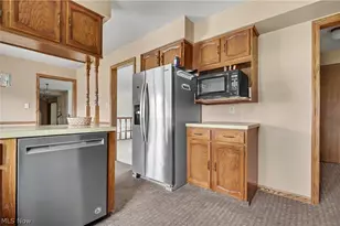 8625 4 Seasons Trail, Poland, OH 44514 - Photo 11