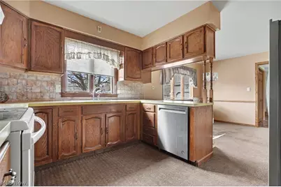 8625 Four Seasons Trail, Poland, OH 44514 - Photo 9