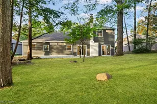 20121 Driftwood Ct, Strongsville, OH 44149 - Photo 3