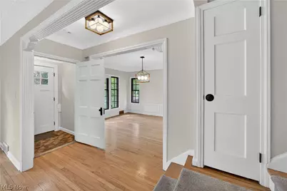 2561 Charney Road, University Heights, OH 44118 - Photo 3