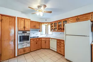 1089 Dayton St, Akron, OH 44310 - Photo 11
