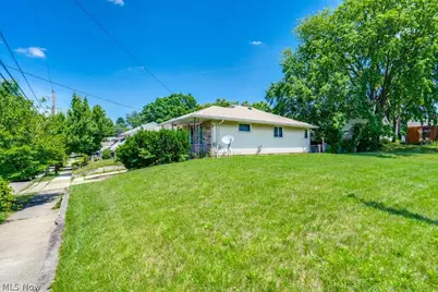 1089 Dayton Street, Akron, OH 44310 - Photo 23