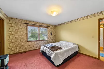 3869 Dayton Avenue, Lorain, OH 44052 - Photo 17