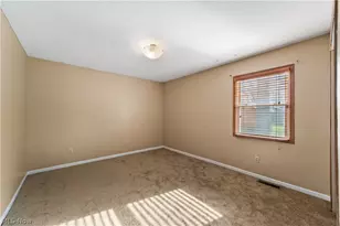 3869 Dayton Ave, Lorain, OH 44052 - Photo 21