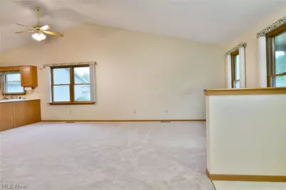 5180 Winthrop Drive, Austintown, OH 44515 - Photo 7