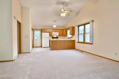 5180 Winthrop Drive, Austintown, OH 44515 - Photo 9