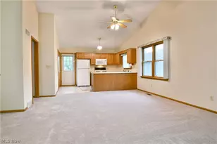 5180 Winthrop Dr, Austintown, OH 44515 - Photo 9