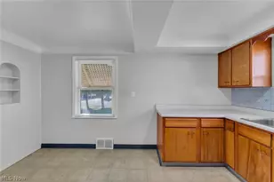 226 E 242nd St, Euclid, OH 44123 - Photo 13