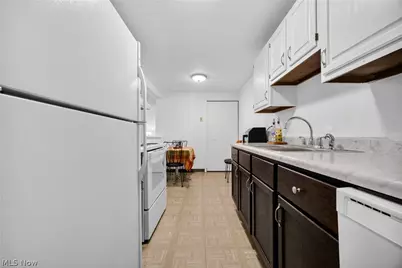 9751 Sunrise Boulevard #M10, North Royalton, OH 44133 - Photo 7