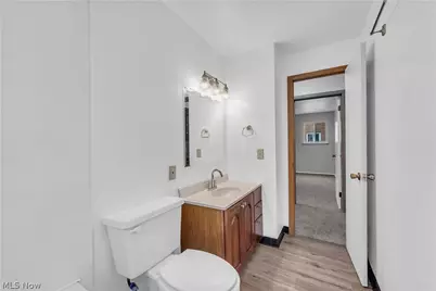 927 E 216th Street, Euclid, OH 44119 - Photo 19