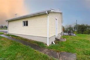 120 School St, Wintersville, OH 43953 - Photo 5