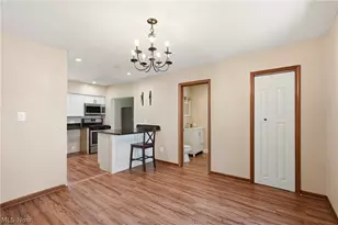 1026 Collinwood Ave, Akron, OH 44310 - Photo 7