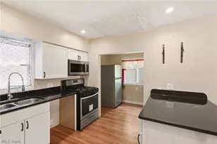1026 Collinwood Ave, Akron, OH 44310 - Photo 5