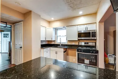 1026 Collinwood Avenue, Akron, OH 44310 - Photo 7