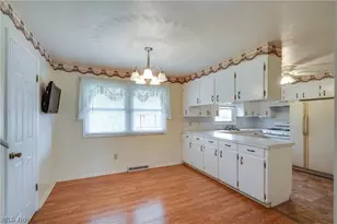 6444 Akron Ave NW, Canal Fulton, OH 44614 - Photo 9