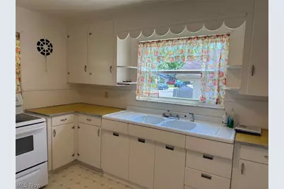 2407 36th Street, Parkersburg, WV 26104 - Photo 11