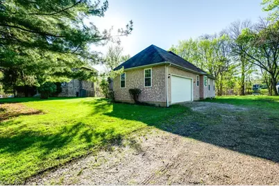 156 Penrose Court, Elyria, OH 44035 - Photo 3