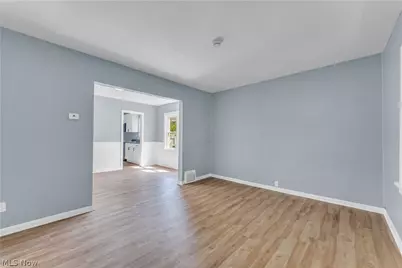 1401 E 219th Street, Euclid, OH 44117 - Photo 7