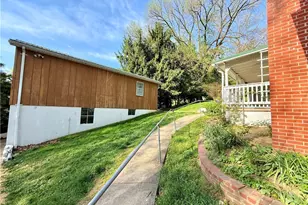 1181 Clement Ave, Belpre, OH 45714 - Photo 3