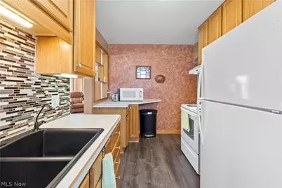 6394 Westminster Drive, Parma, OH 44129 - Photo 9