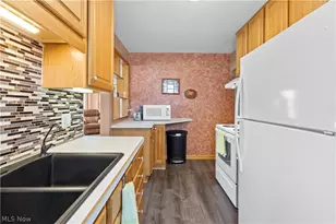 6394 Westminster Dr, Parma, OH 44129 - Photo 9