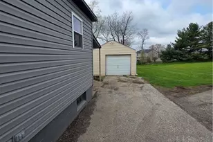 894 N Carpenter Rd, Brunswick, OH 44212 - Photo 17