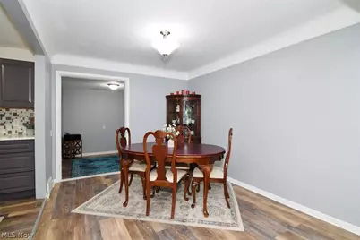 17407 Lomond Boulevard, Huber Heights, OH 44120 - Photo 7