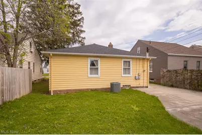 8409 Wainstead Drive, Parma, OH 44129 - Photo 37