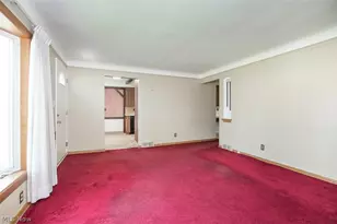 8409 Wainstead Dr, Parma, OH 44129 - Photo 11