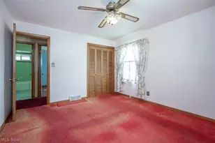 8409 Wainstead Dr, Parma, OH 44129 - Photo 19