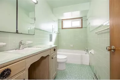 8409 Wainstead Drive, Parma, OH 44129 - Photo 13