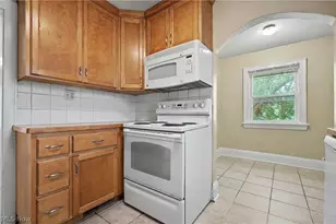2782 Oakwood Dr, Cuyahoga Falls, OH 44221 - Photo 7