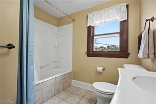 2782 Oakwood Dr, Cuyahoga Falls, OH 44221 - Photo 13