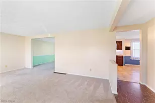 2085 Woodland Trace St, Austintown, OH 44515 - Photo 5