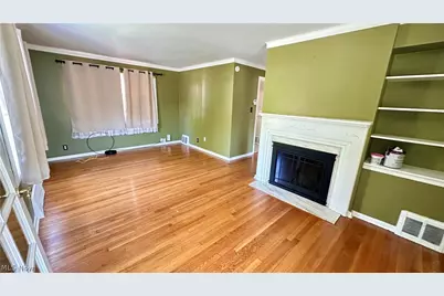 275 E 210th Street, Euclid, OH 44123 - Photo 7