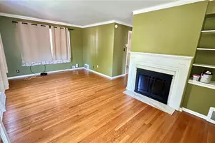275 E 210th St, Euclid, OH 44123 - Photo 7
