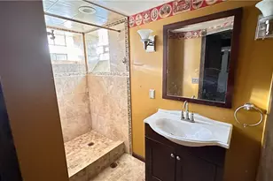 275 E 210th St, Euclid, OH 44123 - Photo 17