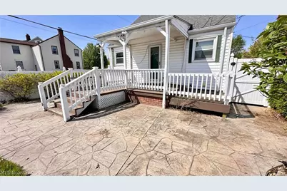 275 E 210th Street, Euclid, OH 44123 - Photo 5