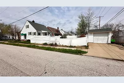 275 E 210th Street, Euclid, OH 44123 - Photo 3