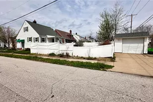 275 E 210th St, Euclid, OH 44123 - Photo 3