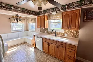 275 E 210th St, Euclid, OH 44123 - Photo 9