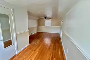 275 E 210th St, Euclid, OH 44123 - Photo 13