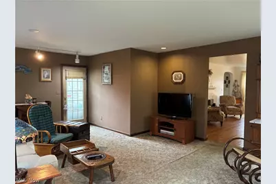 365 Genesee Avenue NE, Warren, OH 44483 - Photo 9