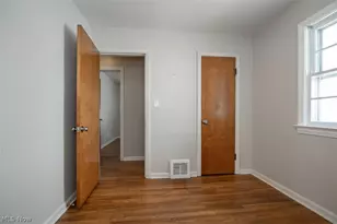 20770 Morris Ave, Euclid, OH 44123 - Photo 21