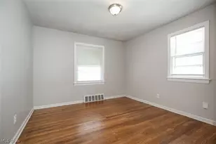 20770 Morris Ave, Euclid, OH 44123 - Photo 15