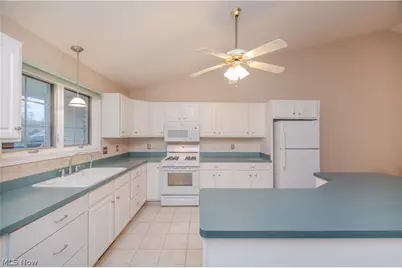521 Wilcox Lane #B, Austintown, OH 44515 - Photo 11