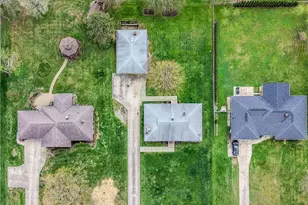 10073 Delsy Dr, North Royalton, OH 44133 - Photo 3