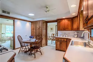 10073 Delsy Dr, North Royalton, OH 44133 - Photo 7
