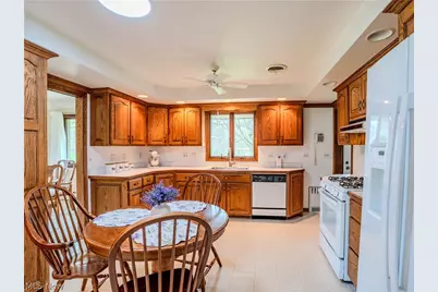 10073 Delsy Drive, North Royalton, OH 44133 - Photo 5